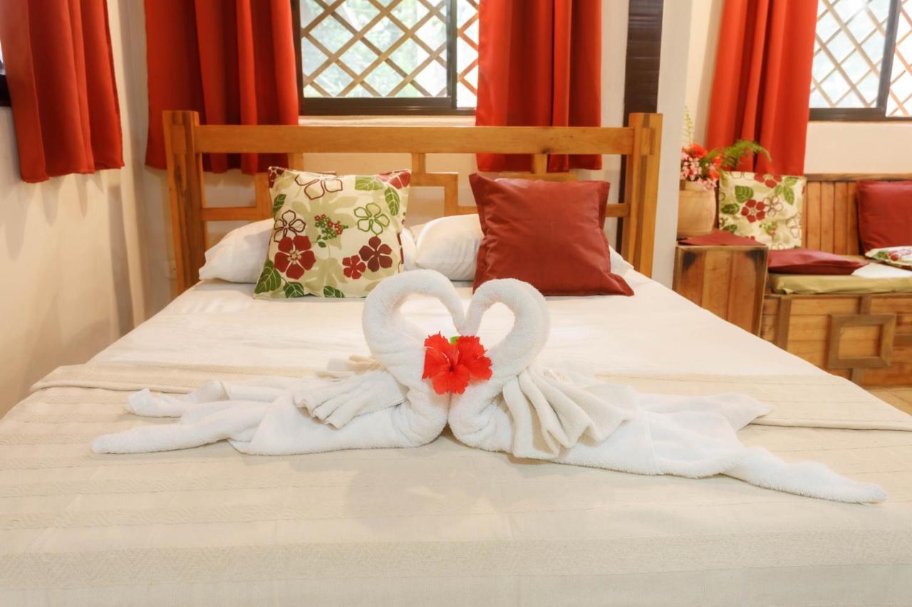 Hotel Casa Merlin Puerto Viejo de Talamanca ภายนอก รูปภาพ