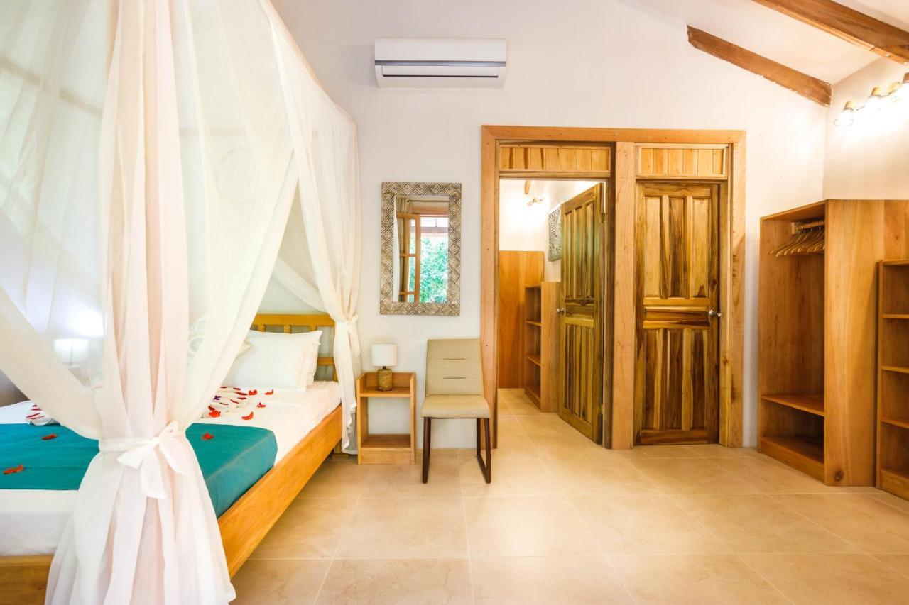 Hotel Casa Merlin Puerto Viejo de Talamanca ภายนอก รูปภาพ