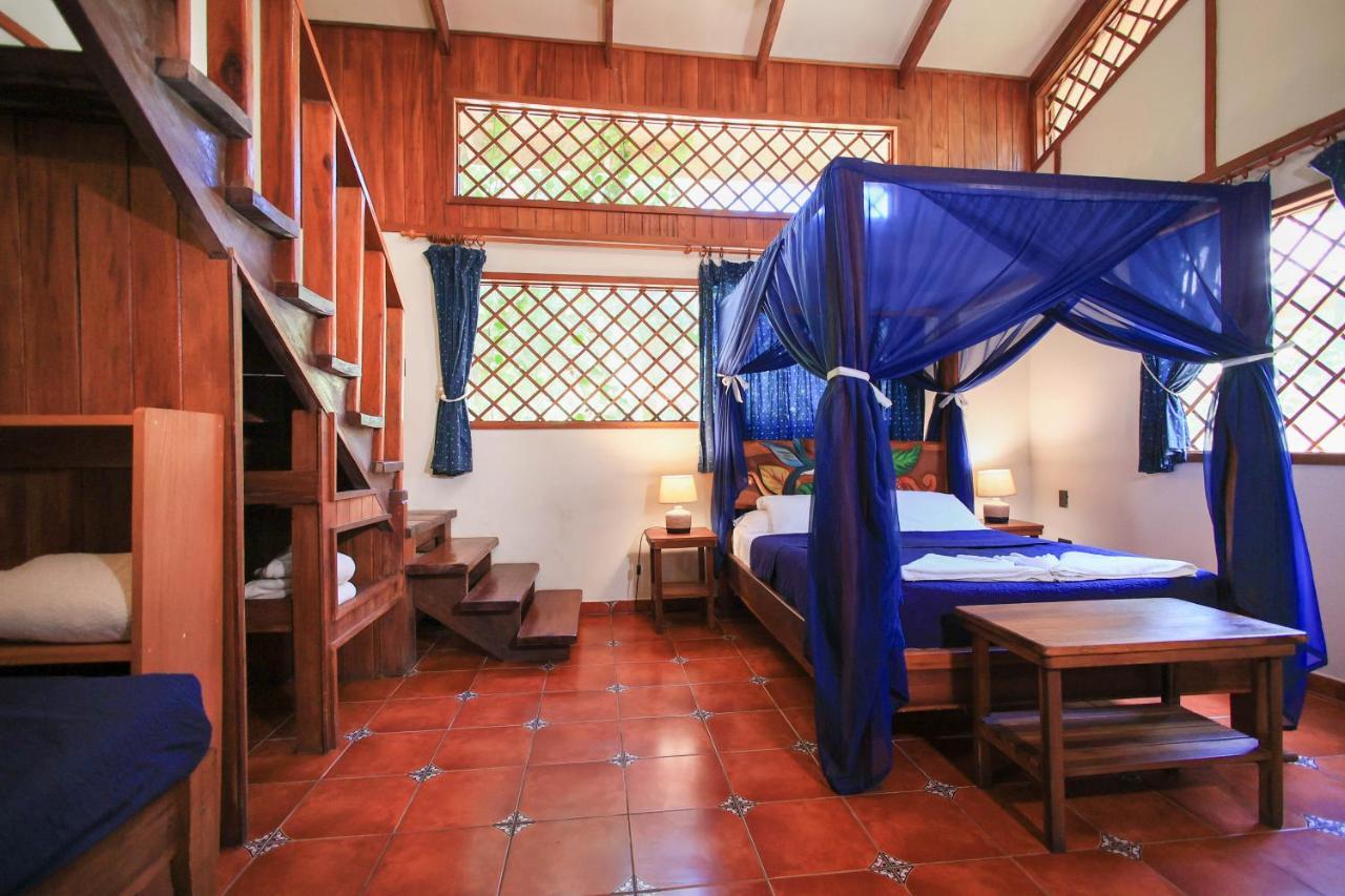 Hotel Casa Merlin Puerto Viejo de Talamanca ภายนอก รูปภาพ