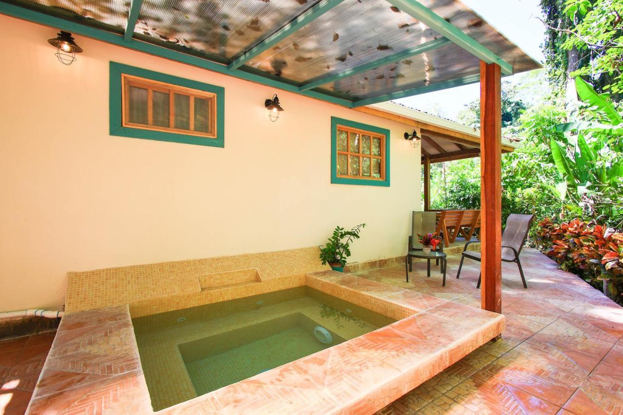 Hotel Casa Merlin Puerto Viejo de Talamanca ภายนอก รูปภาพ