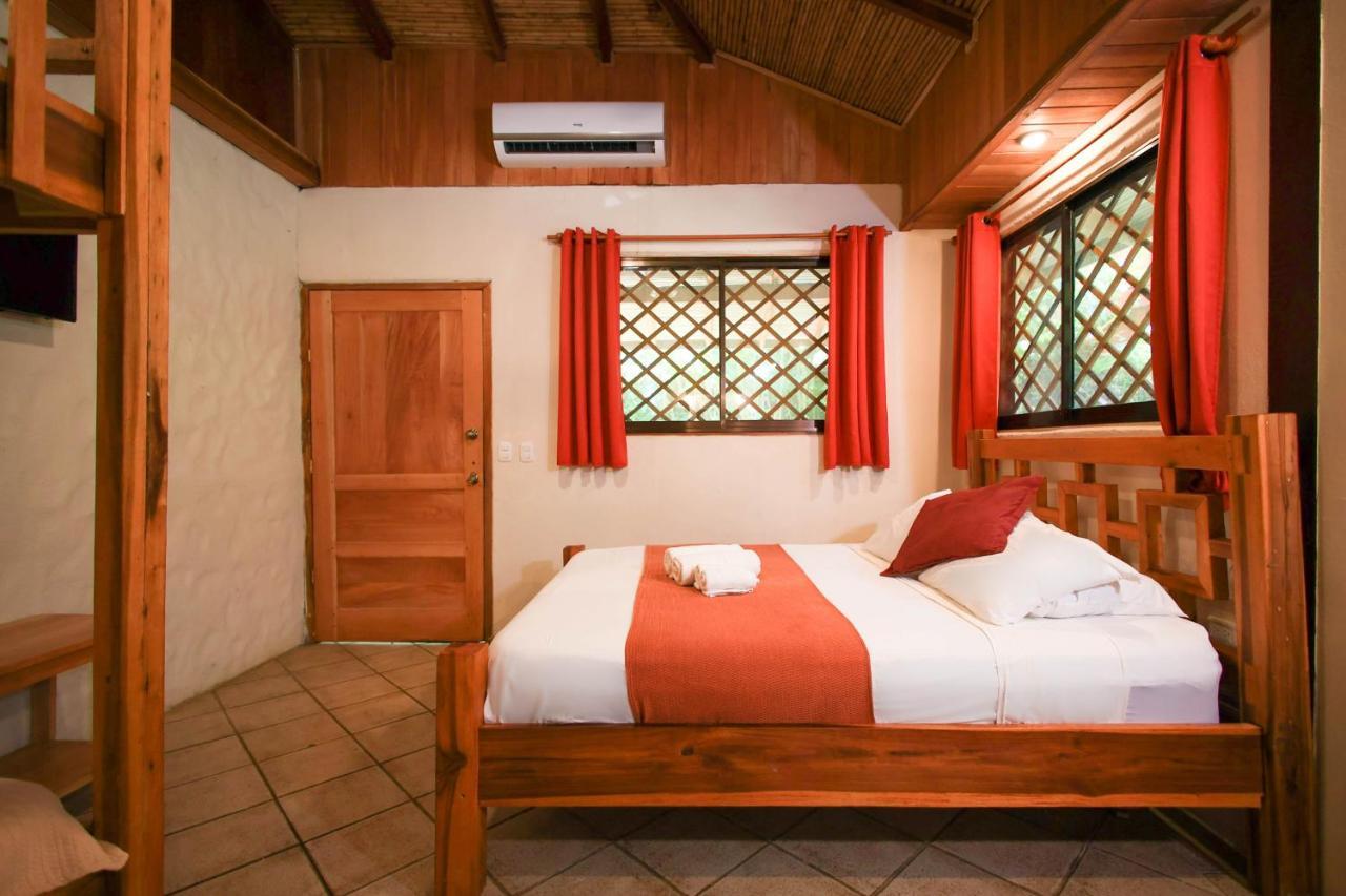 Hotel Casa Merlin Puerto Viejo de Talamanca ภายนอก รูปภาพ