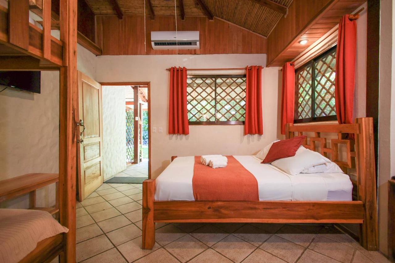 Hotel Casa Merlin Puerto Viejo de Talamanca ภายนอก รูปภาพ