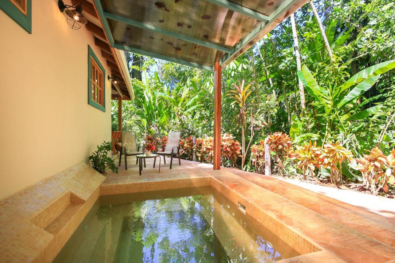 Hotel Casa Merlin Puerto Viejo de Talamanca ภายนอก รูปภาพ